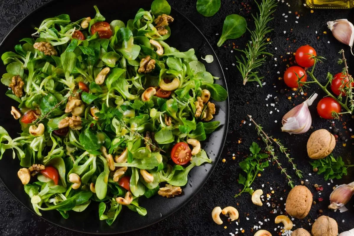 Manger de la mâche le soir : pourquoi et comment ?