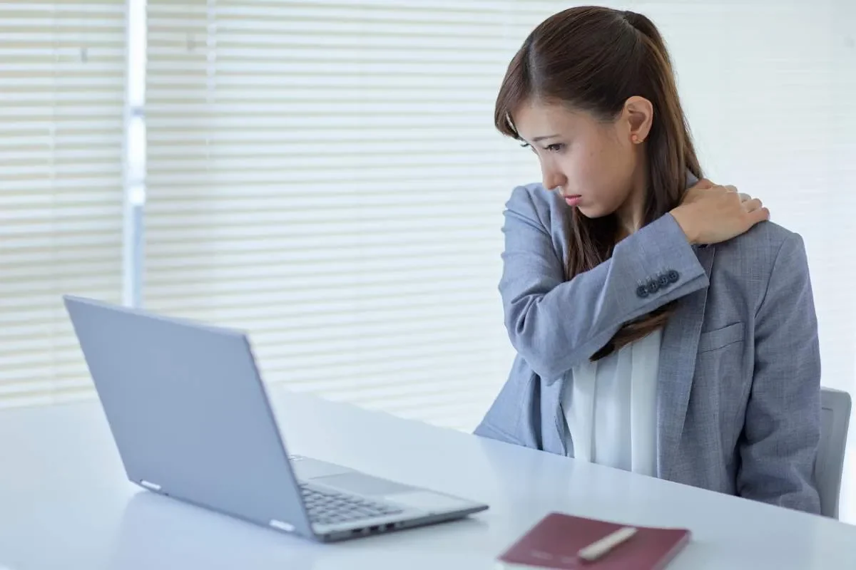 Douleur à l'omoplate gauche en respirant : explications