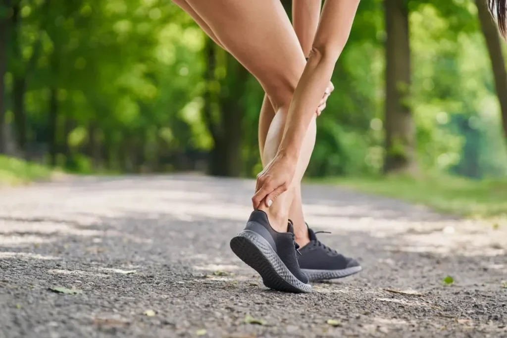 Tendinite sous le pied : remède de grand-mère efficace